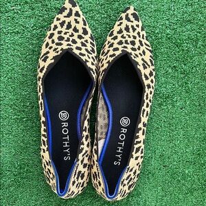 Rothy's Women's Leopard Point Flats